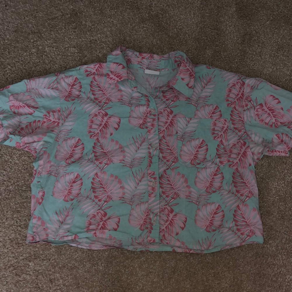 Cropped hawaiian button up shirt